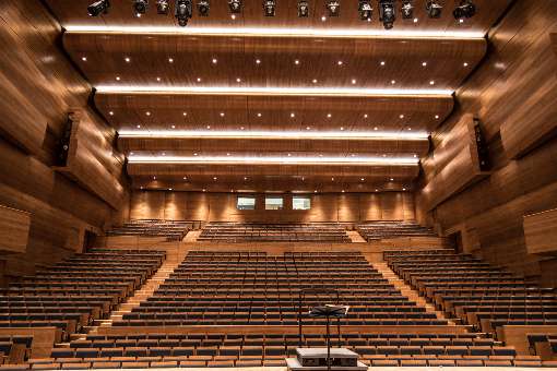 Images 1 to 3: The Macedonian Philharmonic Hall in Skopje offers a very special look and unique acoustics thanks to the best veneer. Photos: IFN/JAF